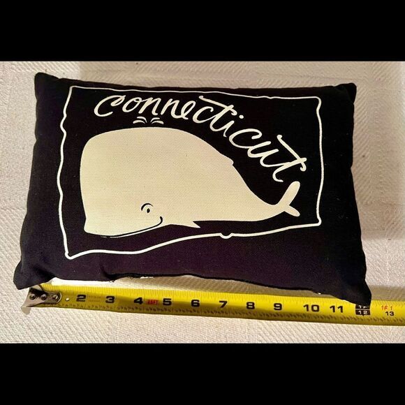 Primitives by Kathy Plush Connecticut Pillow Home Decor Black White NWOT. - Picture 5 of 8